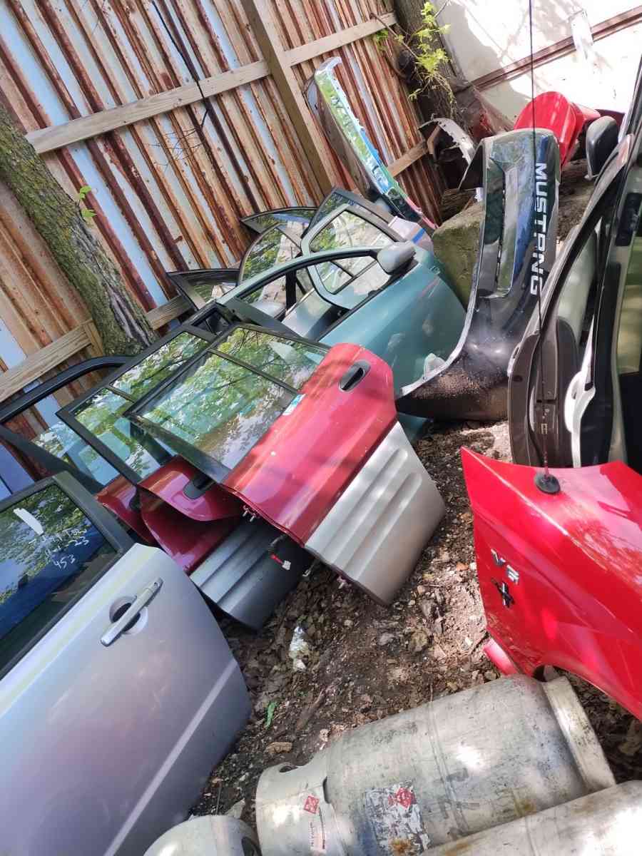 auto spare parts - Albany, Illinois - FleaMarketBay