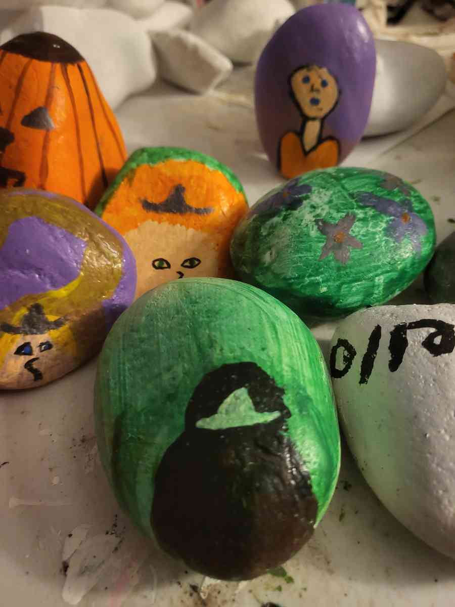 hand painted rocks - Los Lunas, New Mexico - FleaMarketBay