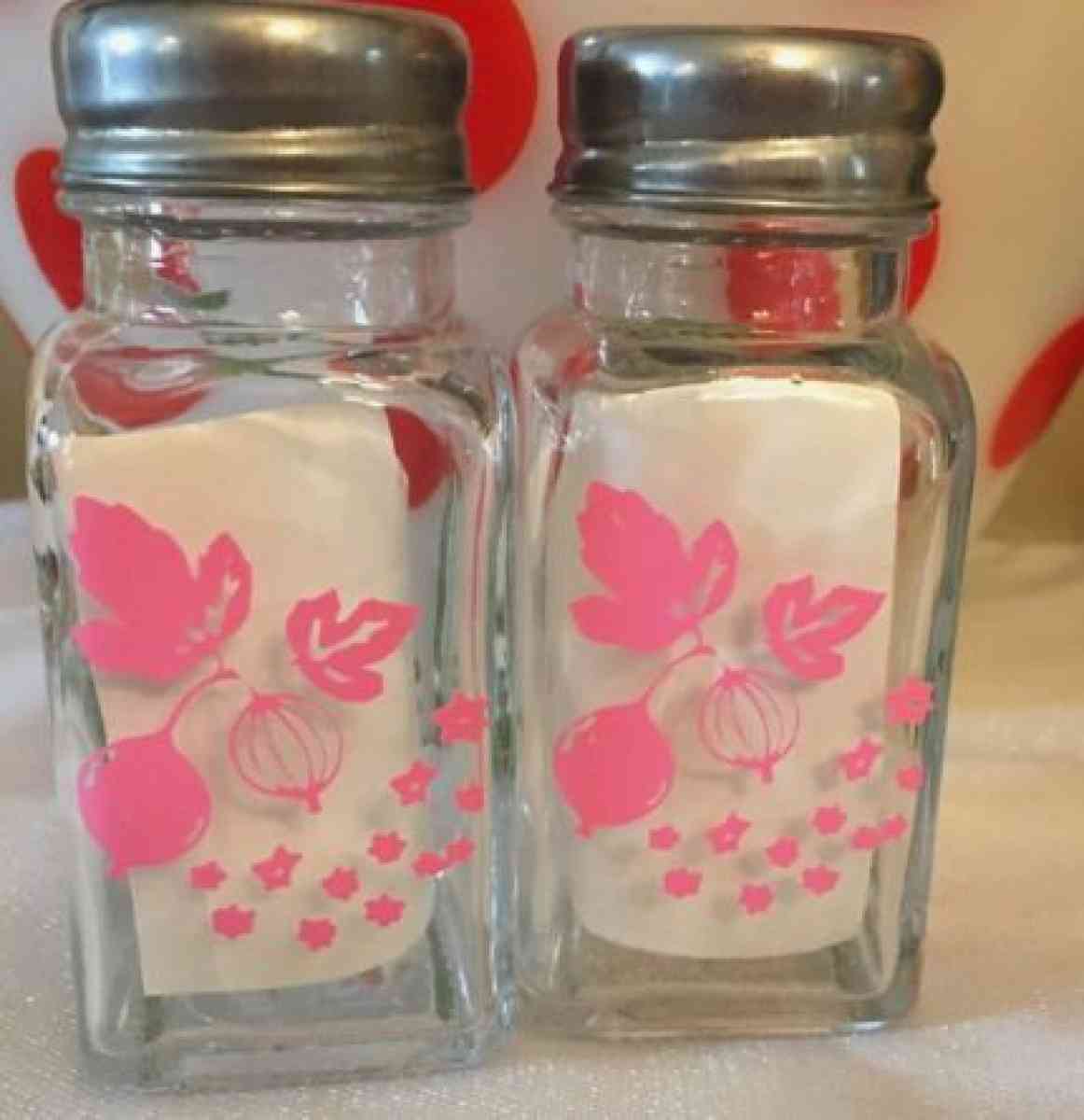 Pyrex salt and pepper shakers - South Charleston, Ohio - FleaMarketBay