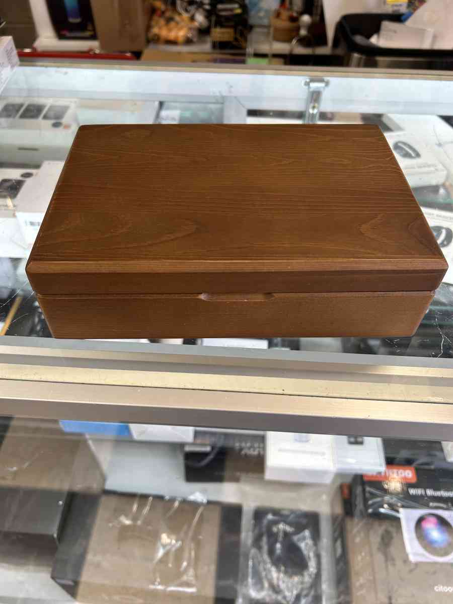 WOODEN JEWELRY BOX - Hackensack, New Jersey - FleaMarketBay