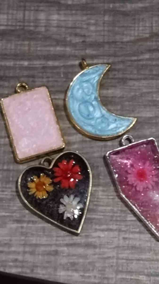 Hand crafted necklaces - Erie, Pennsylvania - FleaMarketBay