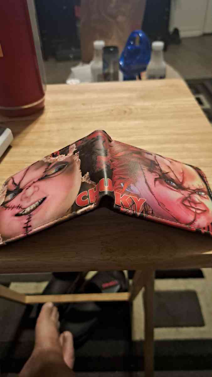 chucky wallet  CASH ONLY  no exceptions - Porterville, California - FleaMarketBay