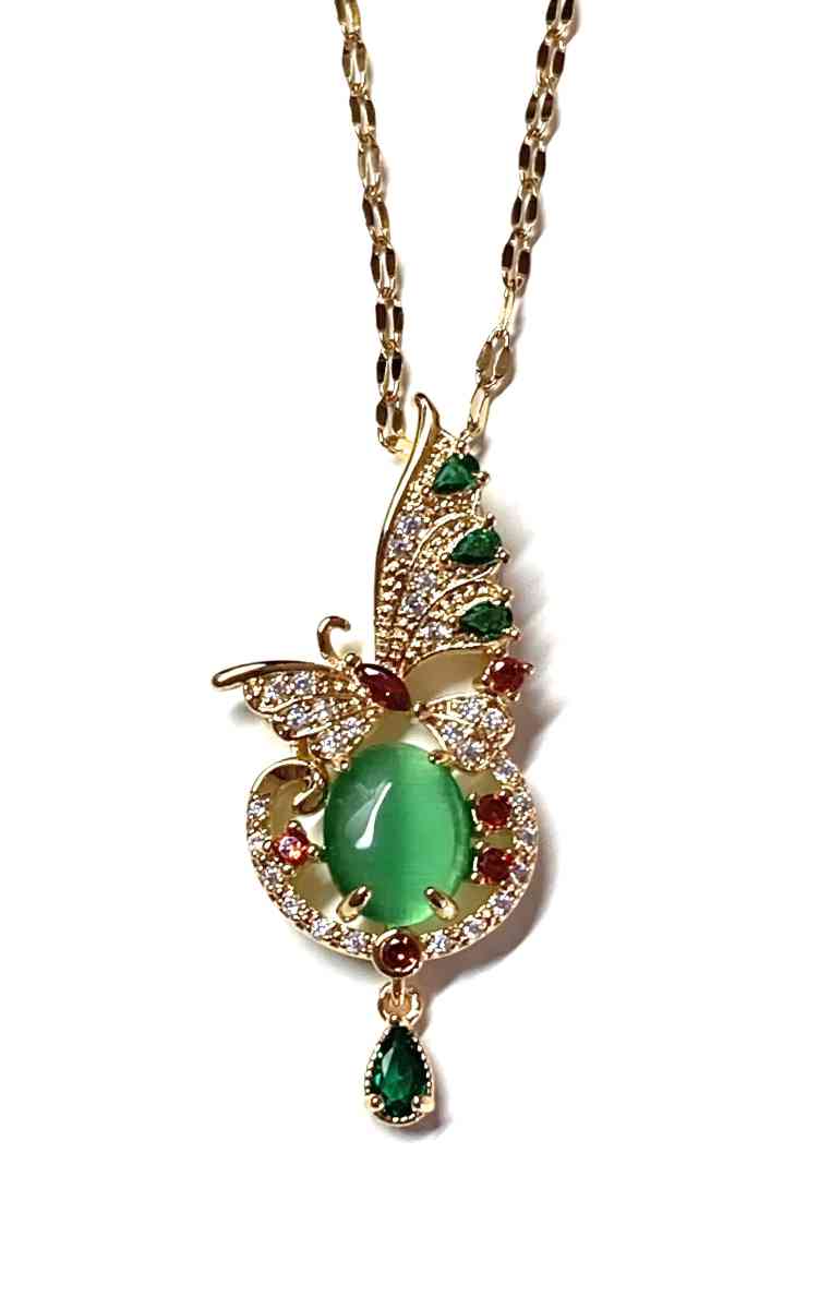 green Jade jadeite cat eye butterfly bird Cubic pendant - Pasadena, California