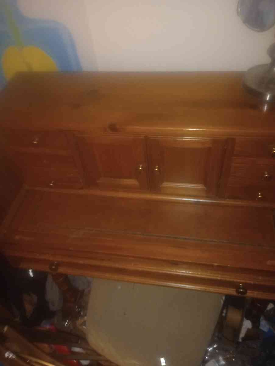 Pennsylvania House secretary desk - Dayton, Ohio - FleaMarketBay