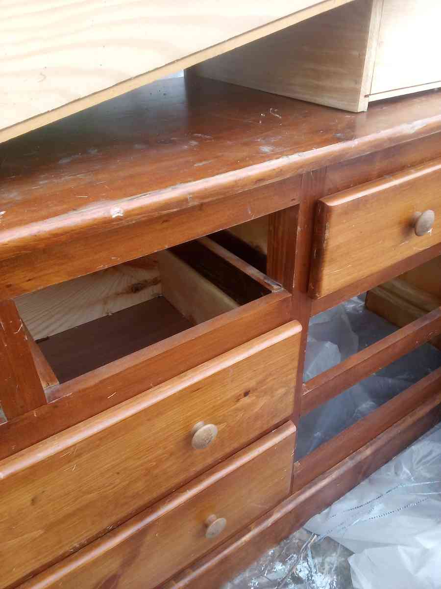 dresser n mirror - Gable, South Carolina - FleaMarketBay