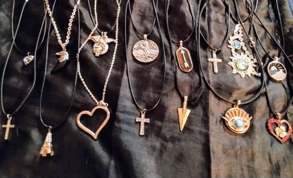 CLOTHES NECKLACES EARRINGS BRACELETS AND CHARM BRACELETS - Hanford, California - FleaMarketBay