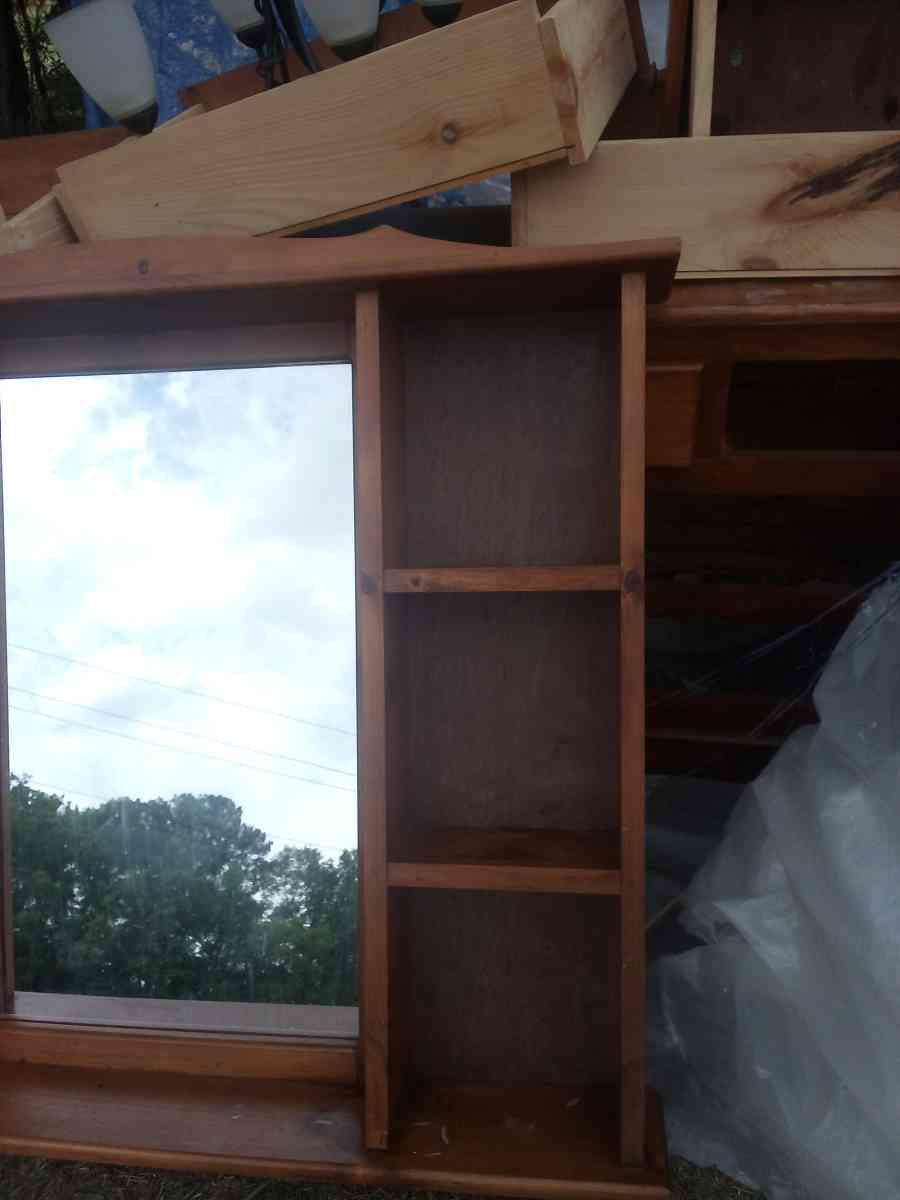 dresser n mirror - Gable, South Carolina - FleaMarketBay
