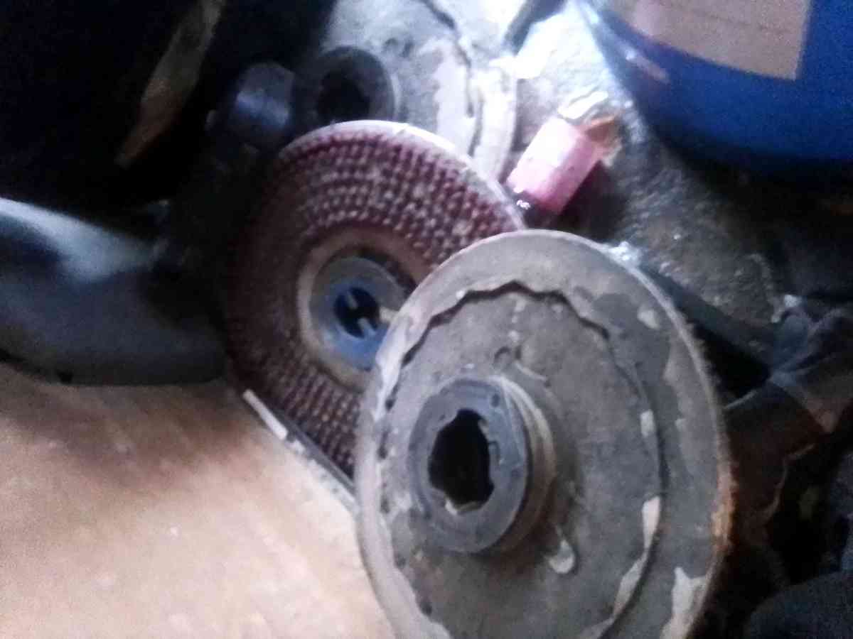 floor buffer and industrial floor cleaner - Westland, Michigan - FleaMarketBay