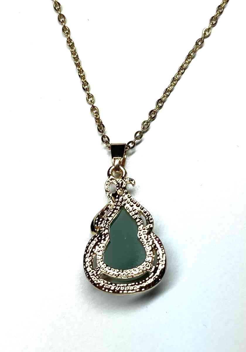 Green Jade Jadeite Medicine Gourd Pendant Necklace - Pasadena, California - FleaMarketBay