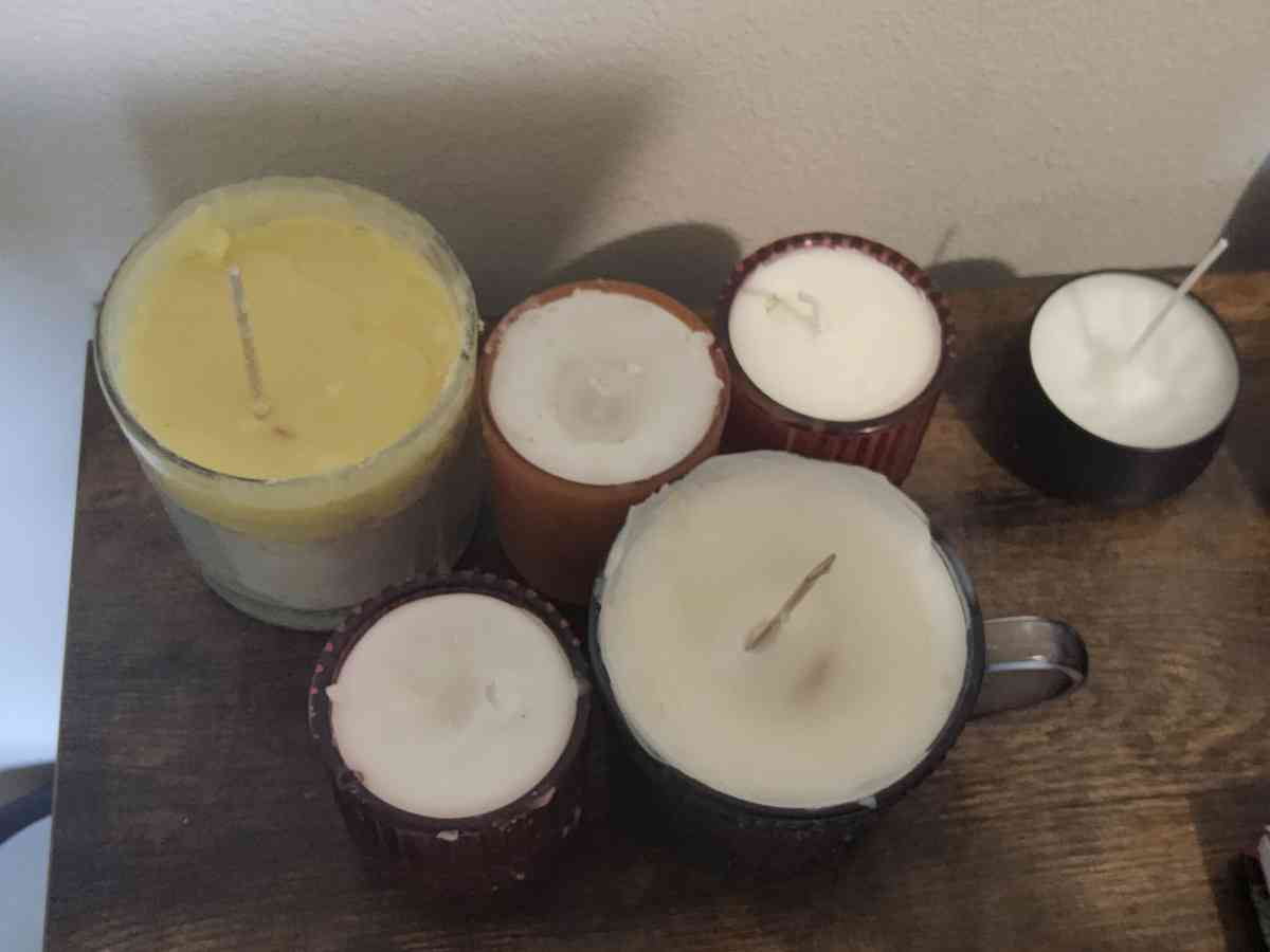 Is a candle sale out of his house by custom campbell by john - Alicia, Arkansas - FleaMarketBay