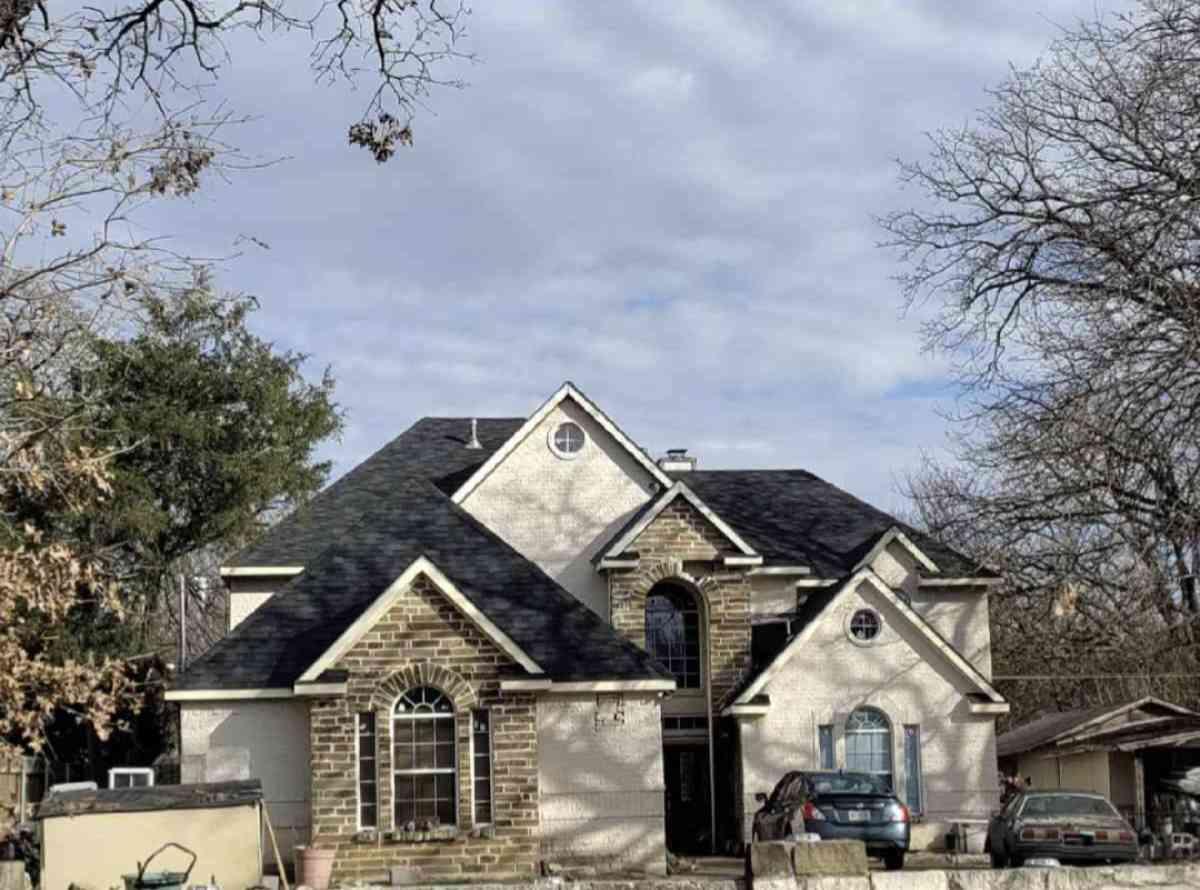 LOYOLA ROOFING roof needs to be replaced - Dallas, Texas - FleaMarketBay