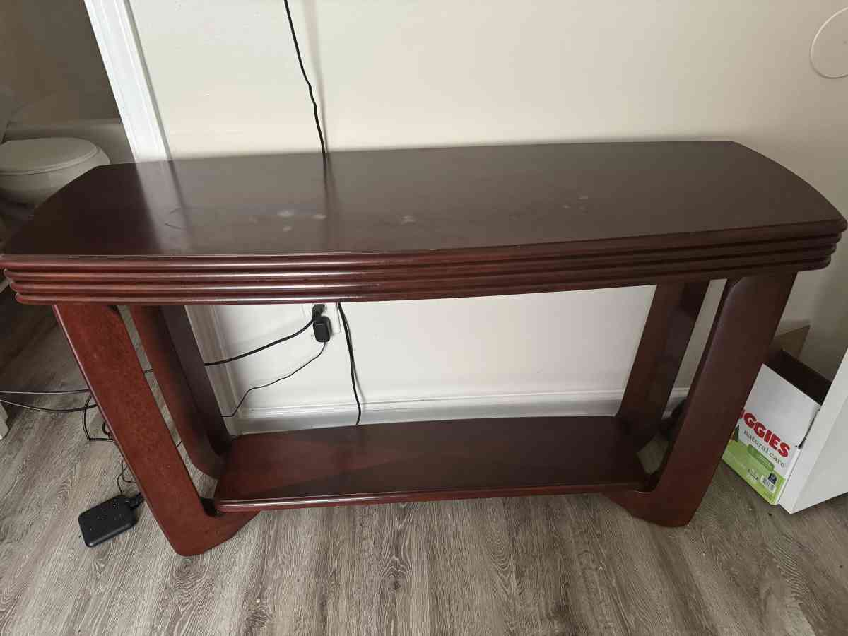 Tv Picture Stand - Raleigh, North Carolina - FleaMarketBay