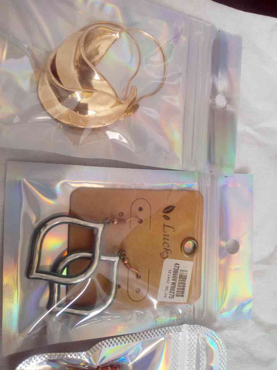 3 pairs of EARRINGS set8 - Alachua, Florida - FleaMarketBay