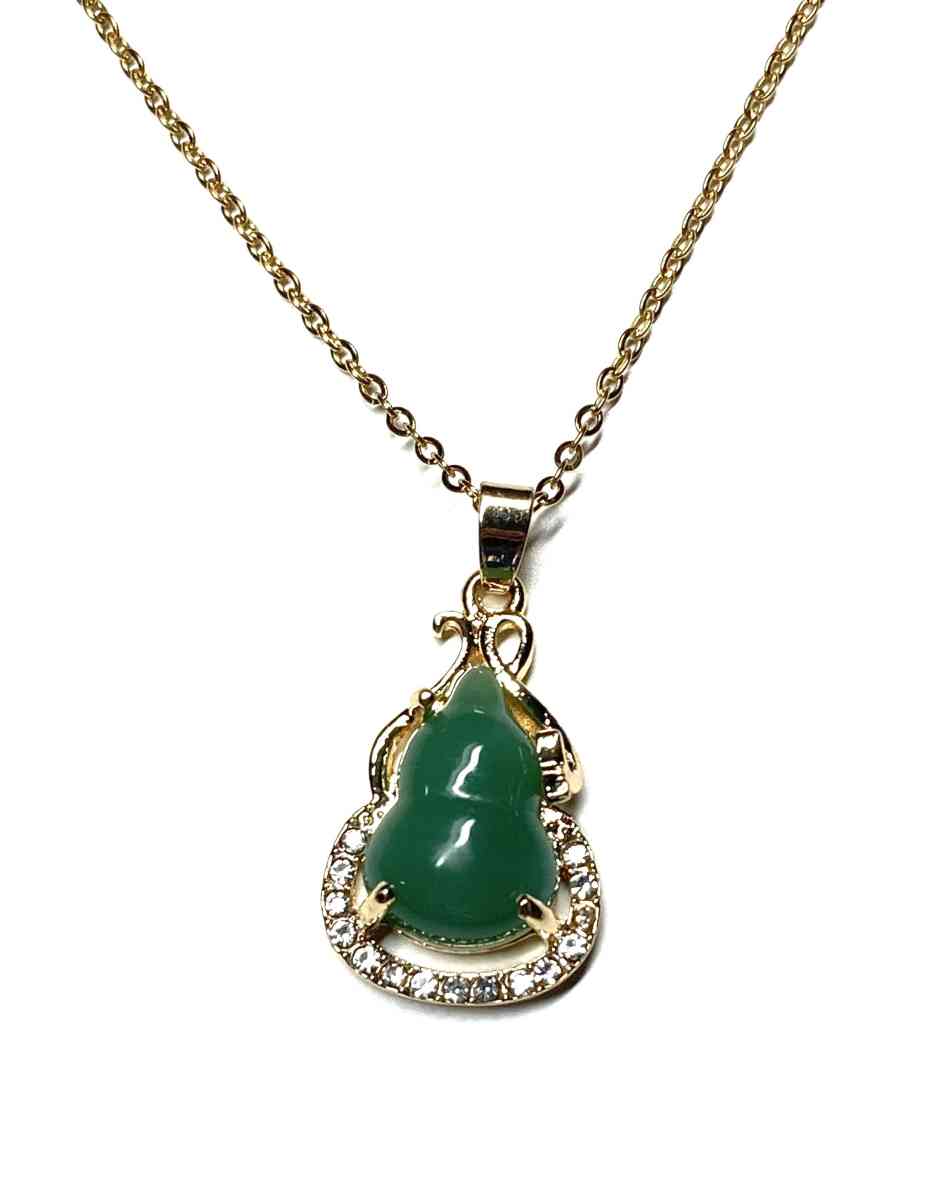 Green Jade Jadeite Medicine Gourd Pendant Necklace - Pasadena, California