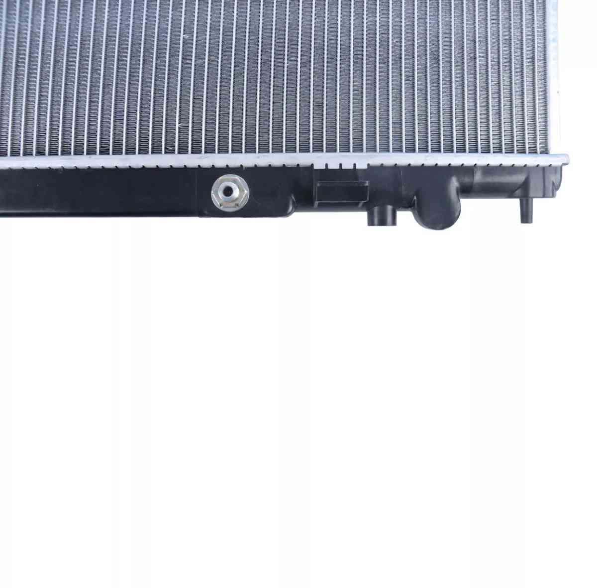 2006 Nissan Altima radiator - Hixson, Tennessee