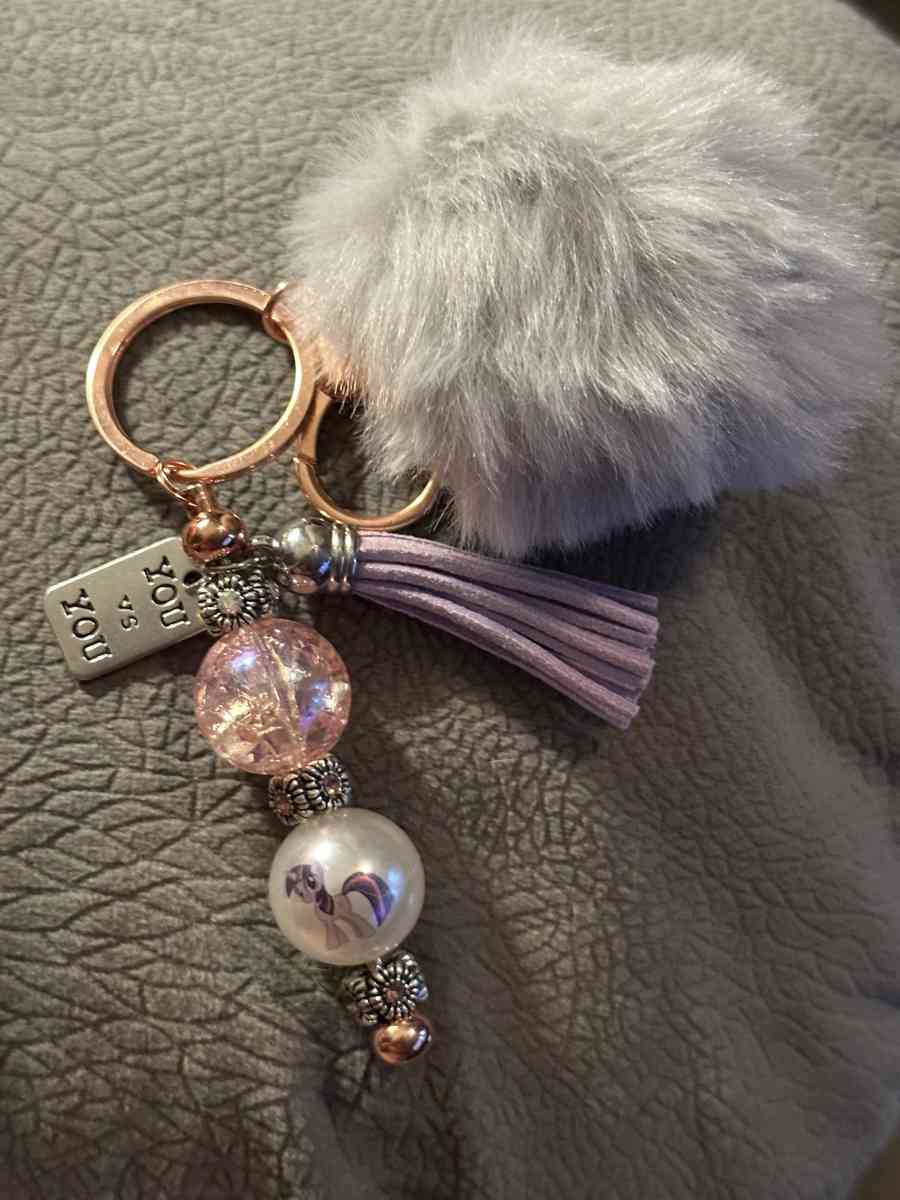womens keychains SOLD SEPARATE - Somerville, Tennessee - FleaMarketBay
