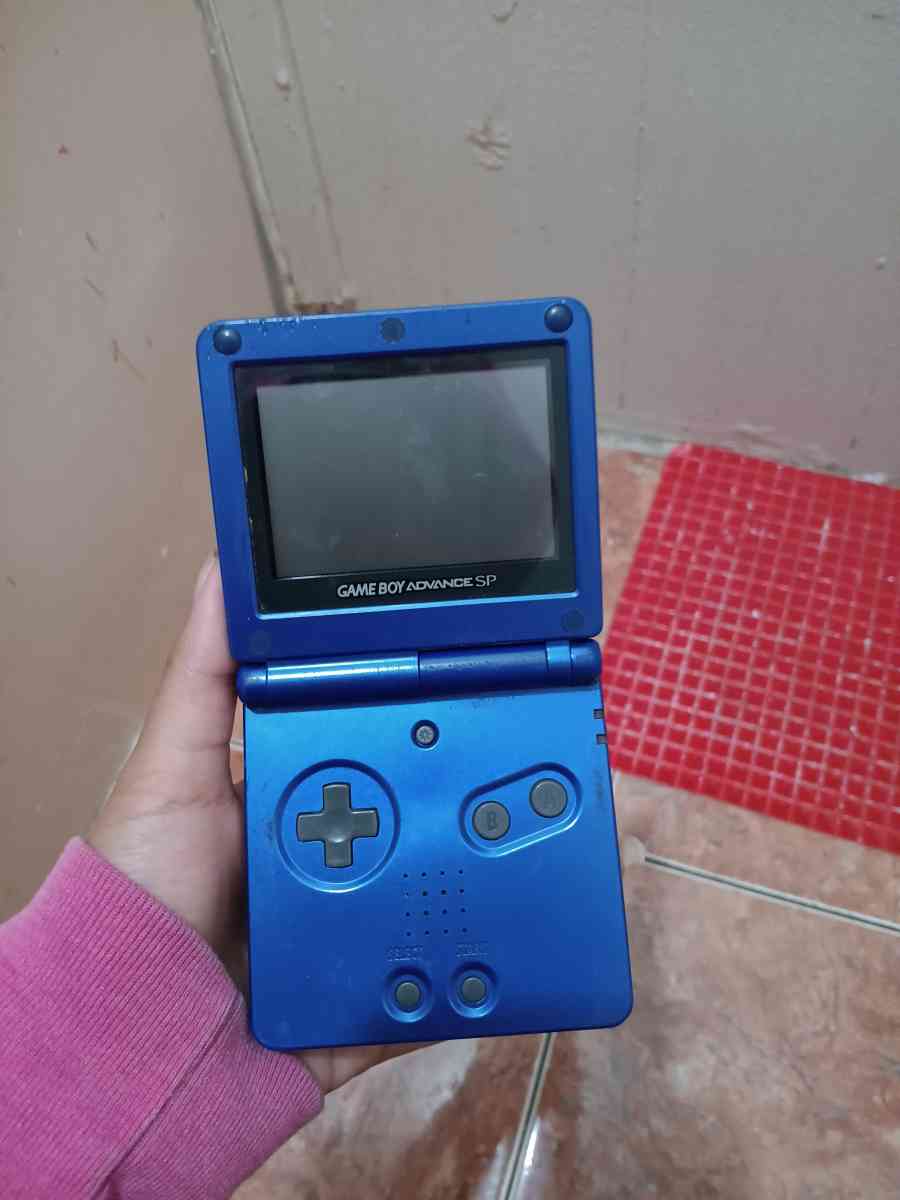 ray bans glasses and a old nintendo gameboy - Texas City, Texas - FleaMarketBay