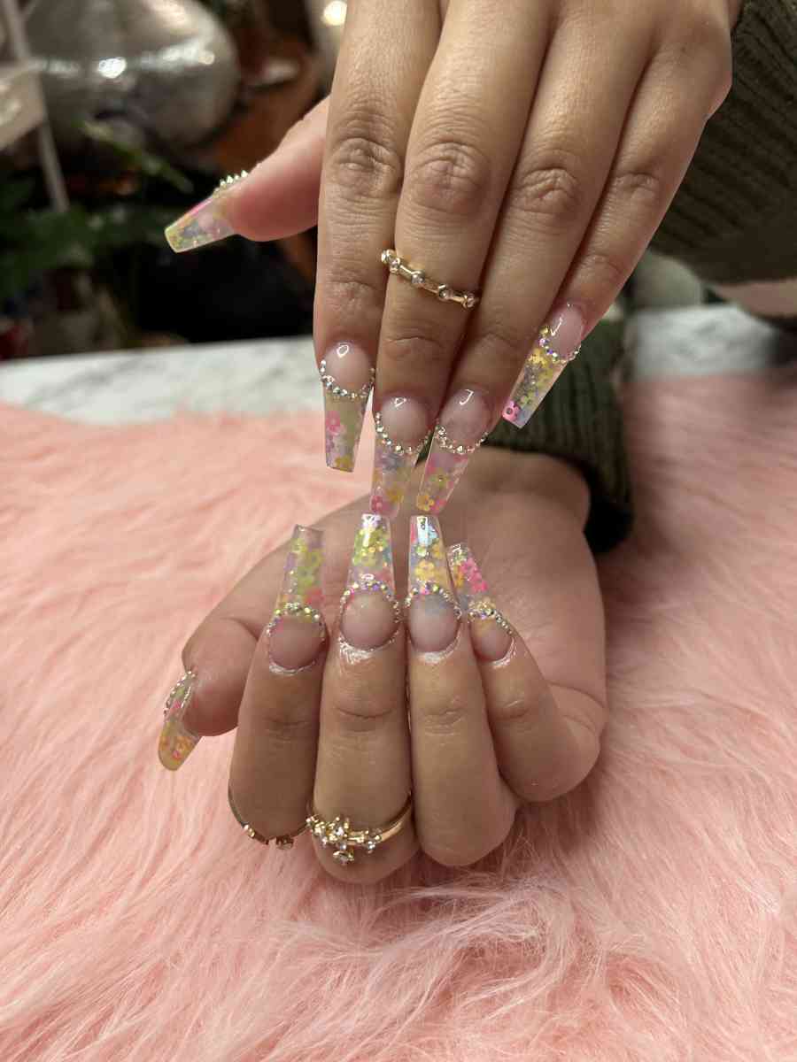acrylic nails sets - Pomona, California - FleaMarketBay