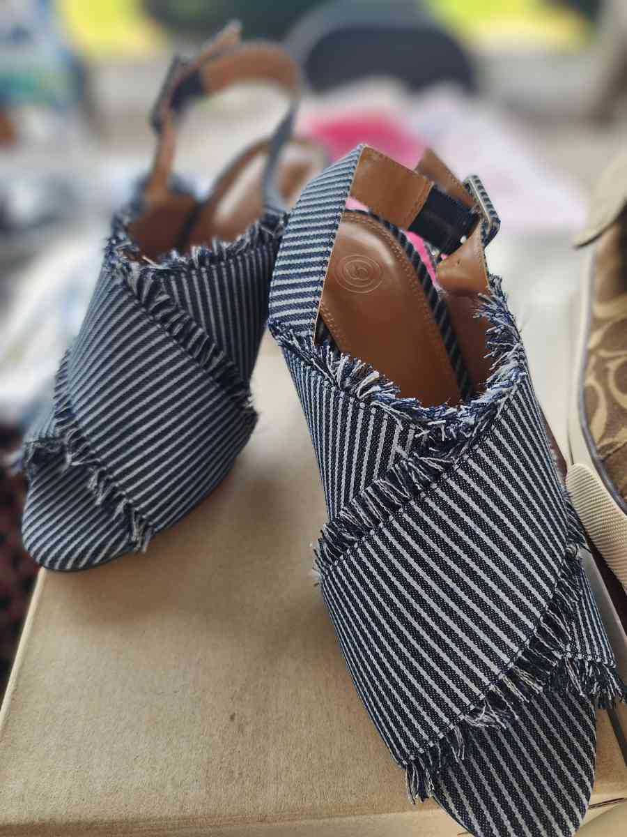 Urban Outfitters - Orange Park, Florida - FleaMarketBay