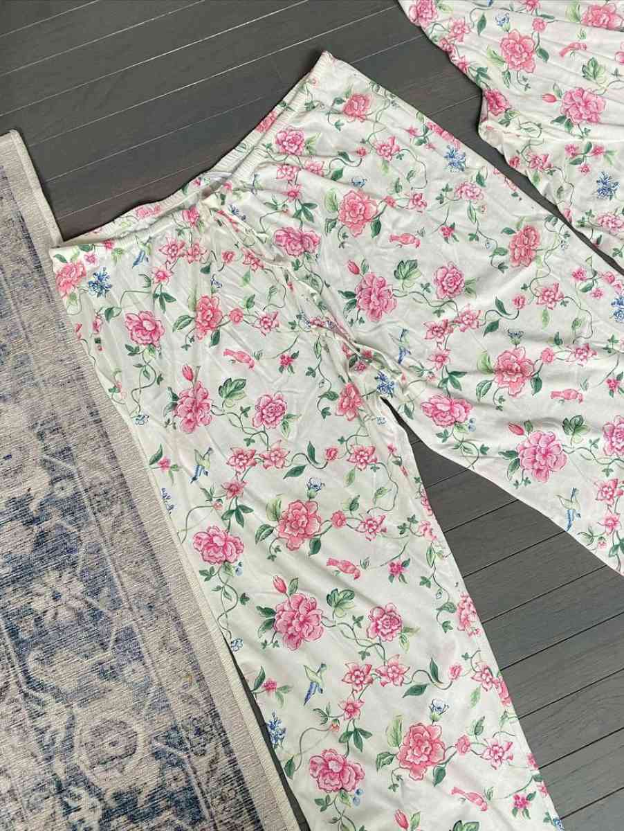 Carole Hochman full Sleeve Top and Wide Leg Crop Pant Sleep - Aberdeen, Washington - FleaMarketBay