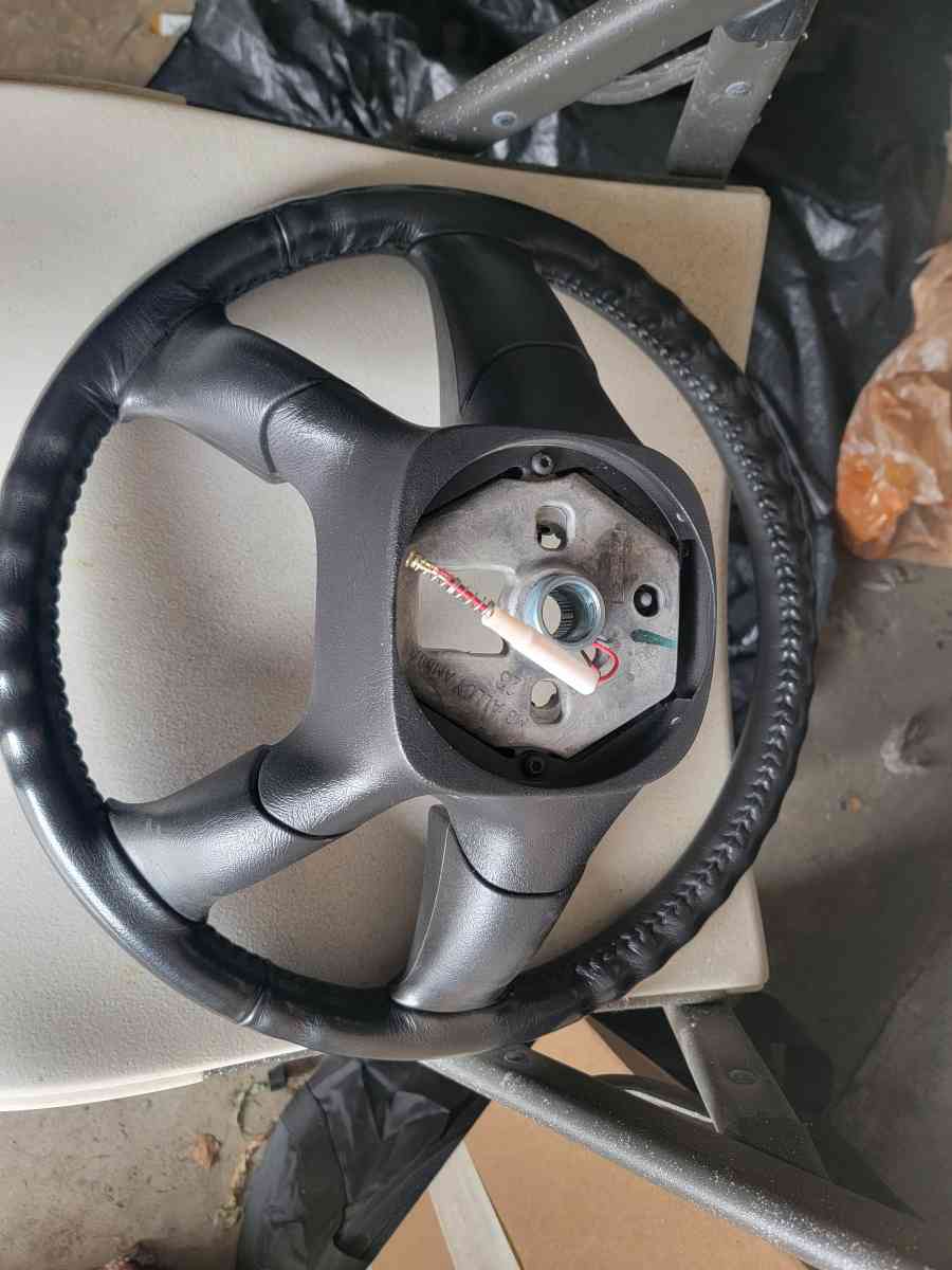 GMC Steering wheel - South Gate, California - FleaMarketBay