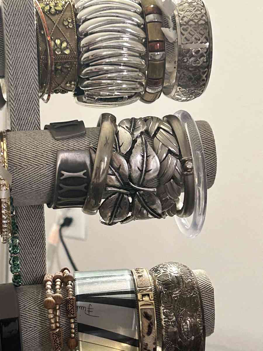 estate mystery jewelry jars - Goodyear, Arizona - FleaMarketBay