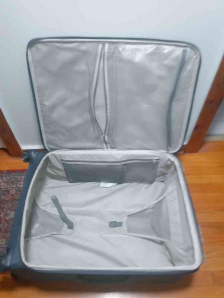 luggage bag - Chicago, Illinois - FleaMarketBay