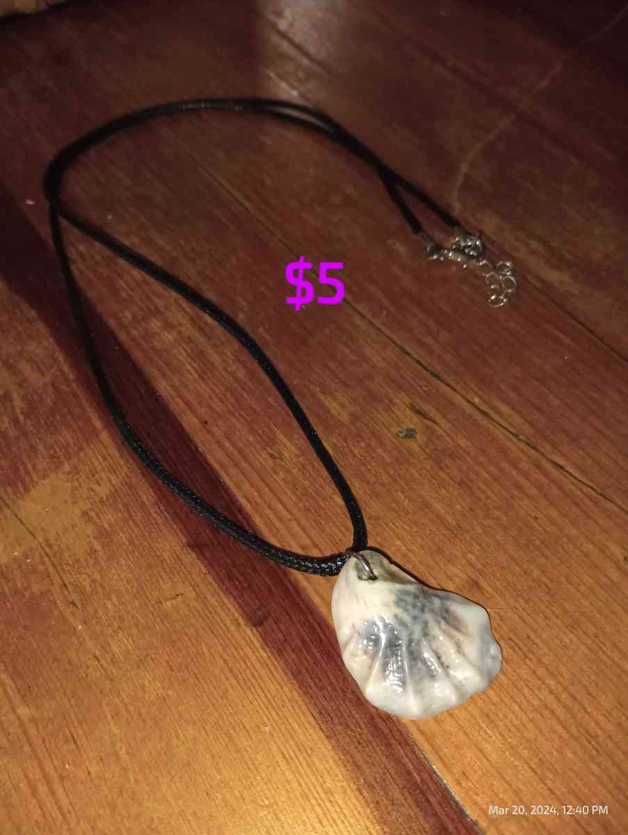 seashell jewlery and key chains - Devine, Texas - FleaMarketBay