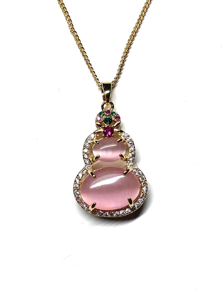 pink Jade jadeite pendant necklace - Pasadena, California