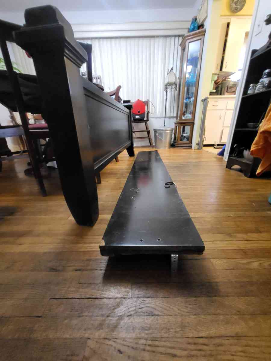 queen size bed frame - Lake Wales, Florida - FleaMarketBay