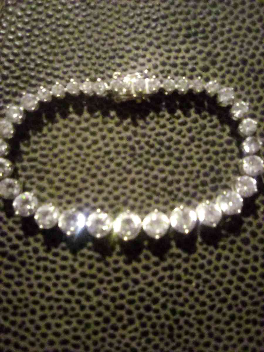 Diamond tennis braclet - Hackberry, Louisiana