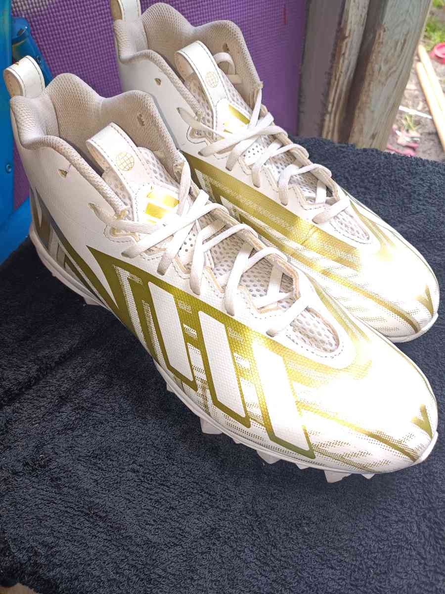 FOOTBALL CLEATS FREAK BOUNCE - Smiths Station, Alabama - FleaMarketBay