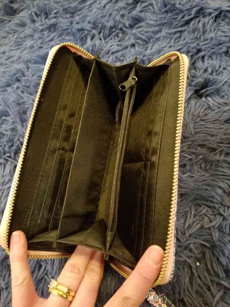 Seashell Summery Womens Wallett - Berea, Kentucky - FleaMarketBay