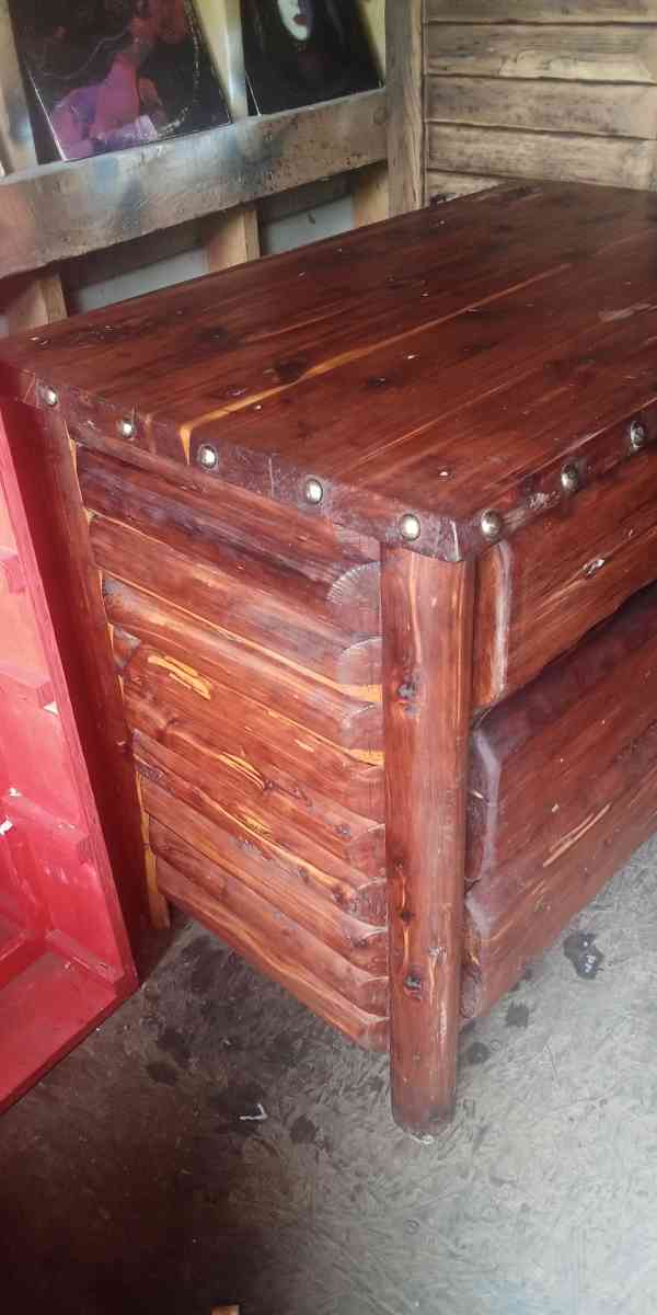 Cedar log three drawer dresser - Gaston, North Carolina - FleaMarketBay