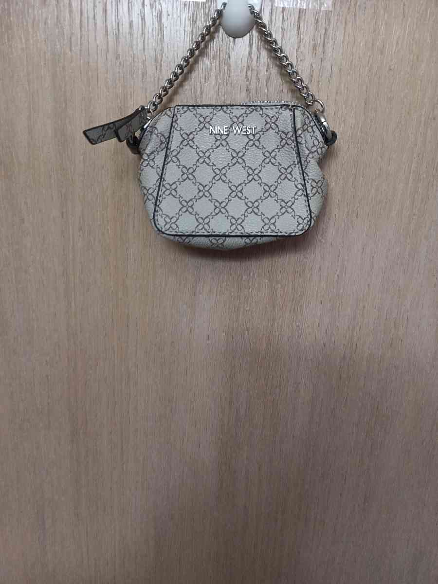 Nine West mini purse adorable - Friday Harbor, Washington - FleaMarketBay