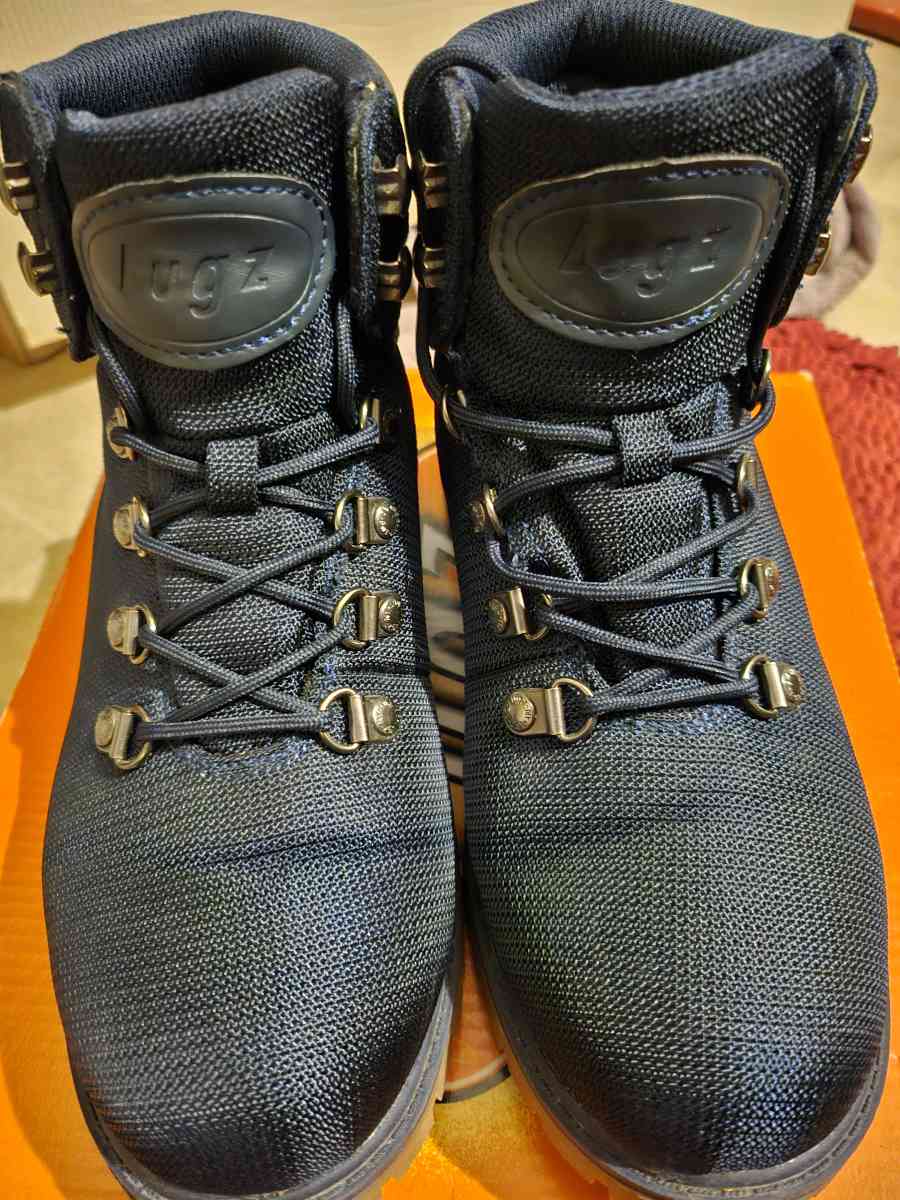 NWOT Lugz womens navy blue boots - Vidor, Texas - FleaMarketBay