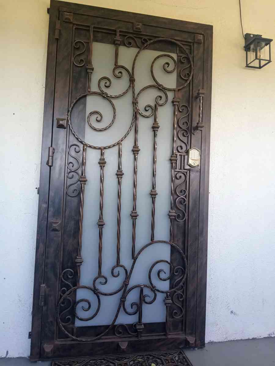 dos puertas principales - Chatsworth, California - FleaMarketBay