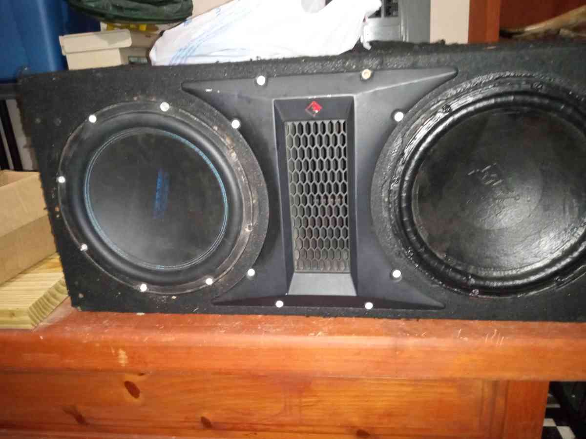 12 inch subwoofer - Clarksville, Tennessee - FleaMarketBay