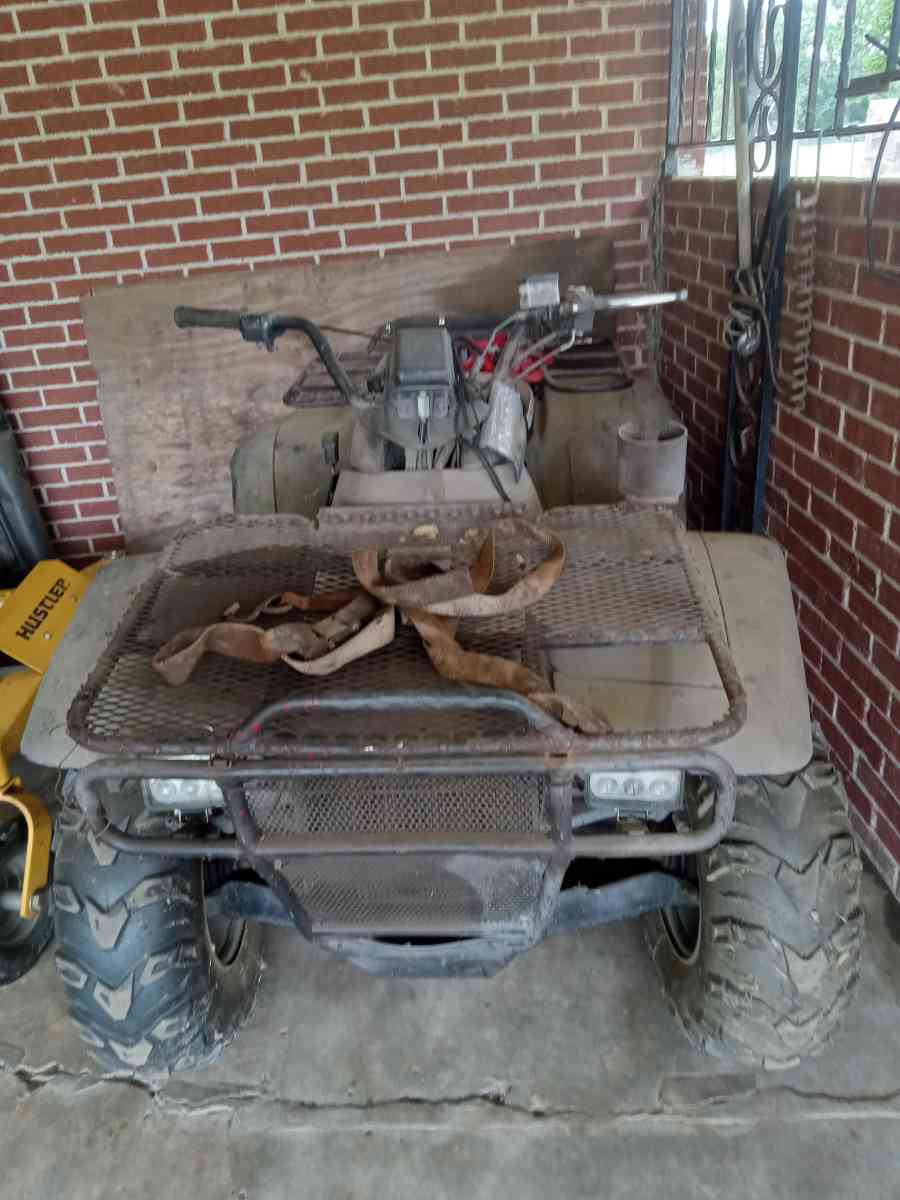 four wheeler 4by4 400 - Spiro, Oklahoma - FleaMarketBay