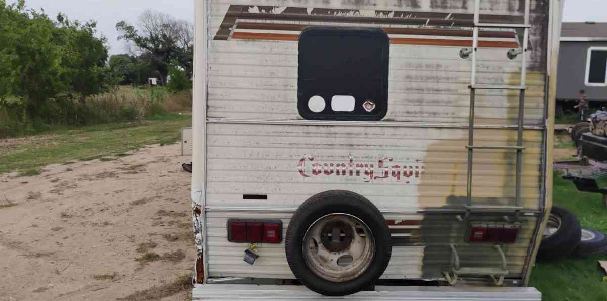 scrap Chevy camper van - La Vernia, Texas - FleaMarketBay