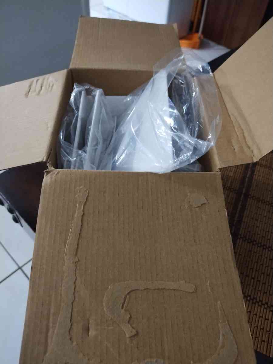 4 pk concealed metal floating shelves - Orlando, Florida - FleaMarketBay