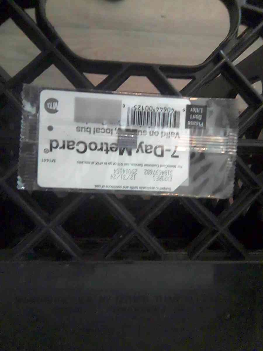 7 day unlimited Metro card - Chelsea, New York - FleaMarketBay