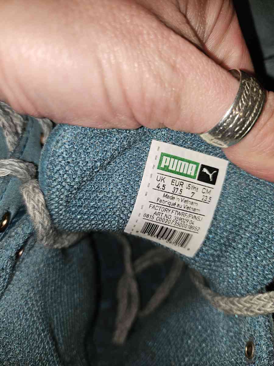 womens PUMA suede sneakers blue green size 7 - Vidor, Texas - FleaMarketBay