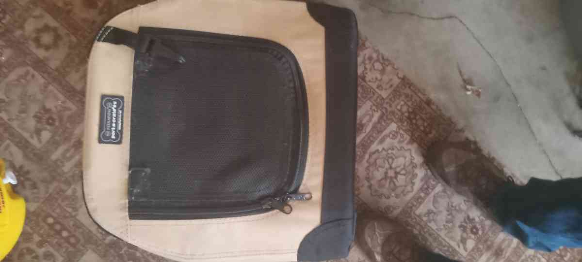 Brand new cat or dog carrier - Junction City, Kansas - FleaMarketBay