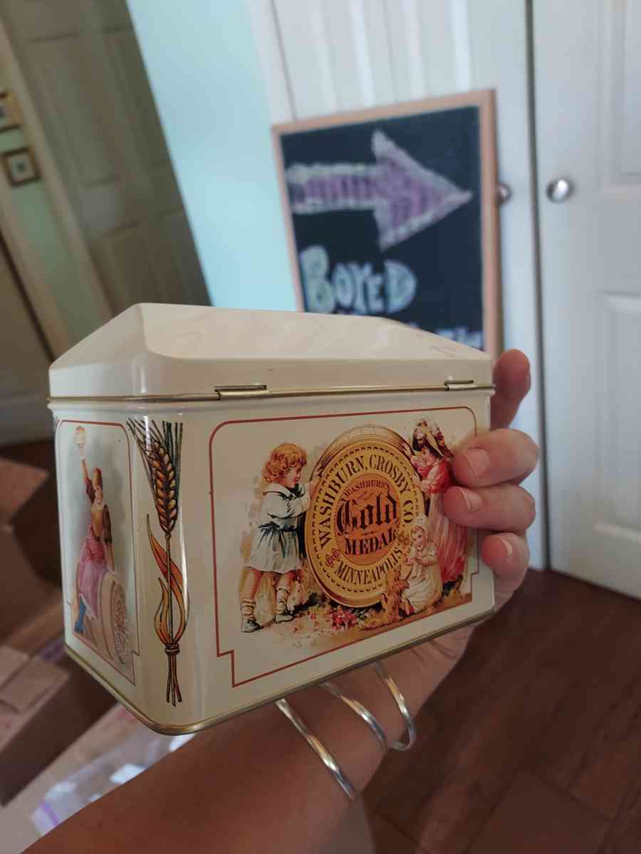 Washburn tin with ORIGINAL RECIPES  extra blank cards of old - Albuquerque, New Mexico - FleaMarketBay