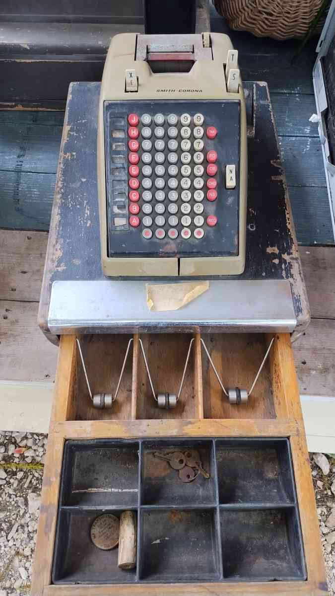 vintage Registers and Adding machine - Abilene, Texas - FleaMarketBay