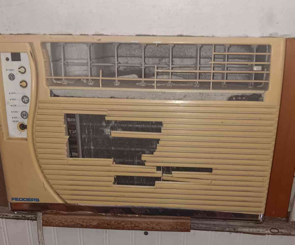Window air conditioning unit AC