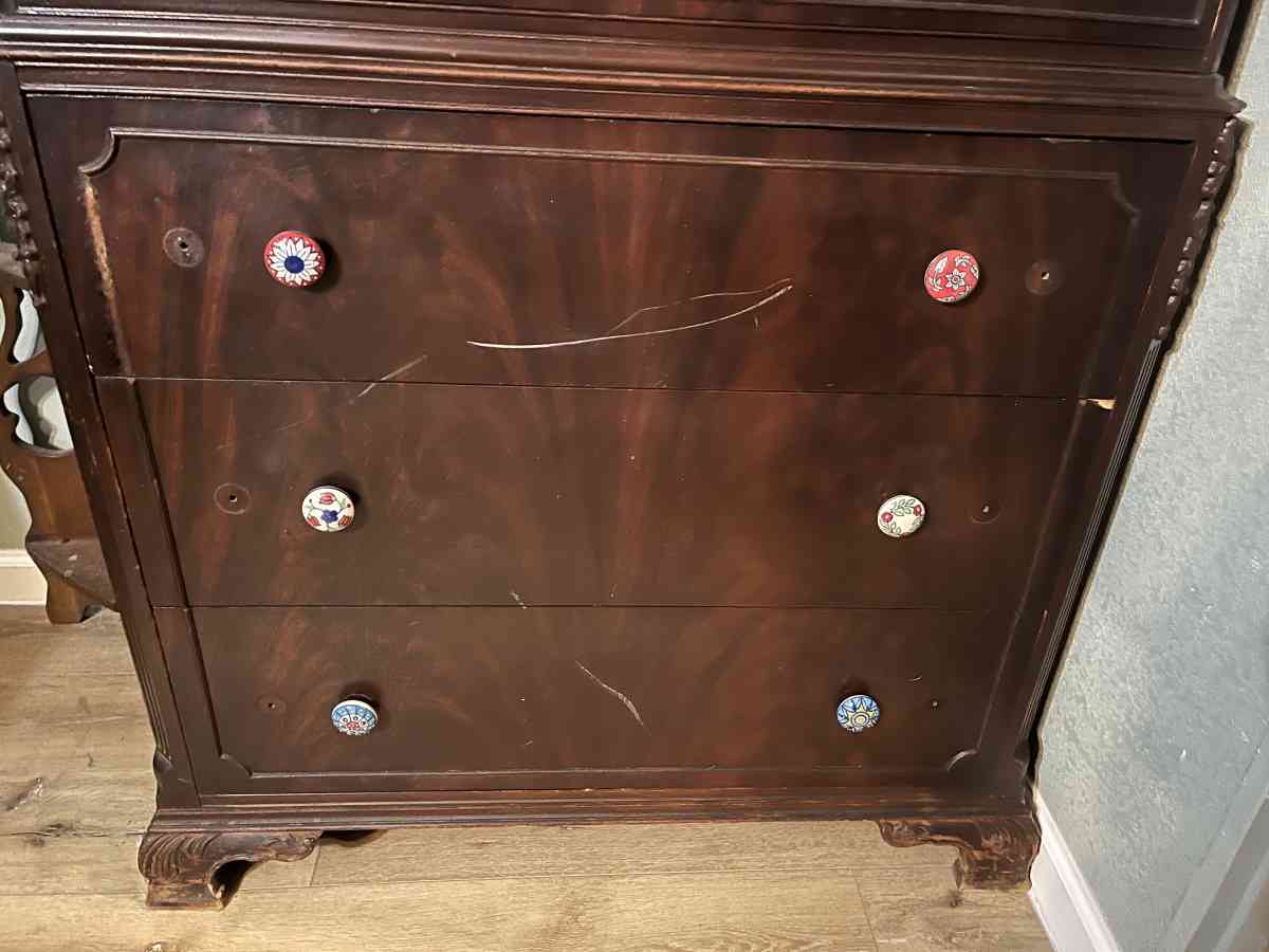 Matching dresser and vanity - Bacliff, Texas - FleaMarketBay