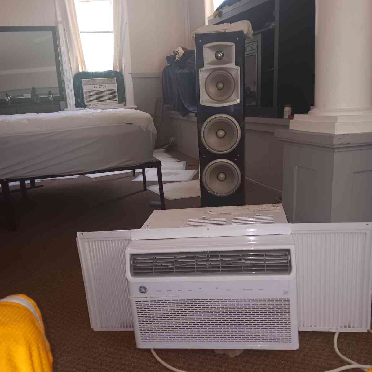 new 8000 btu smart air conditioner - Atchison, Kansas - FleaMarketBay