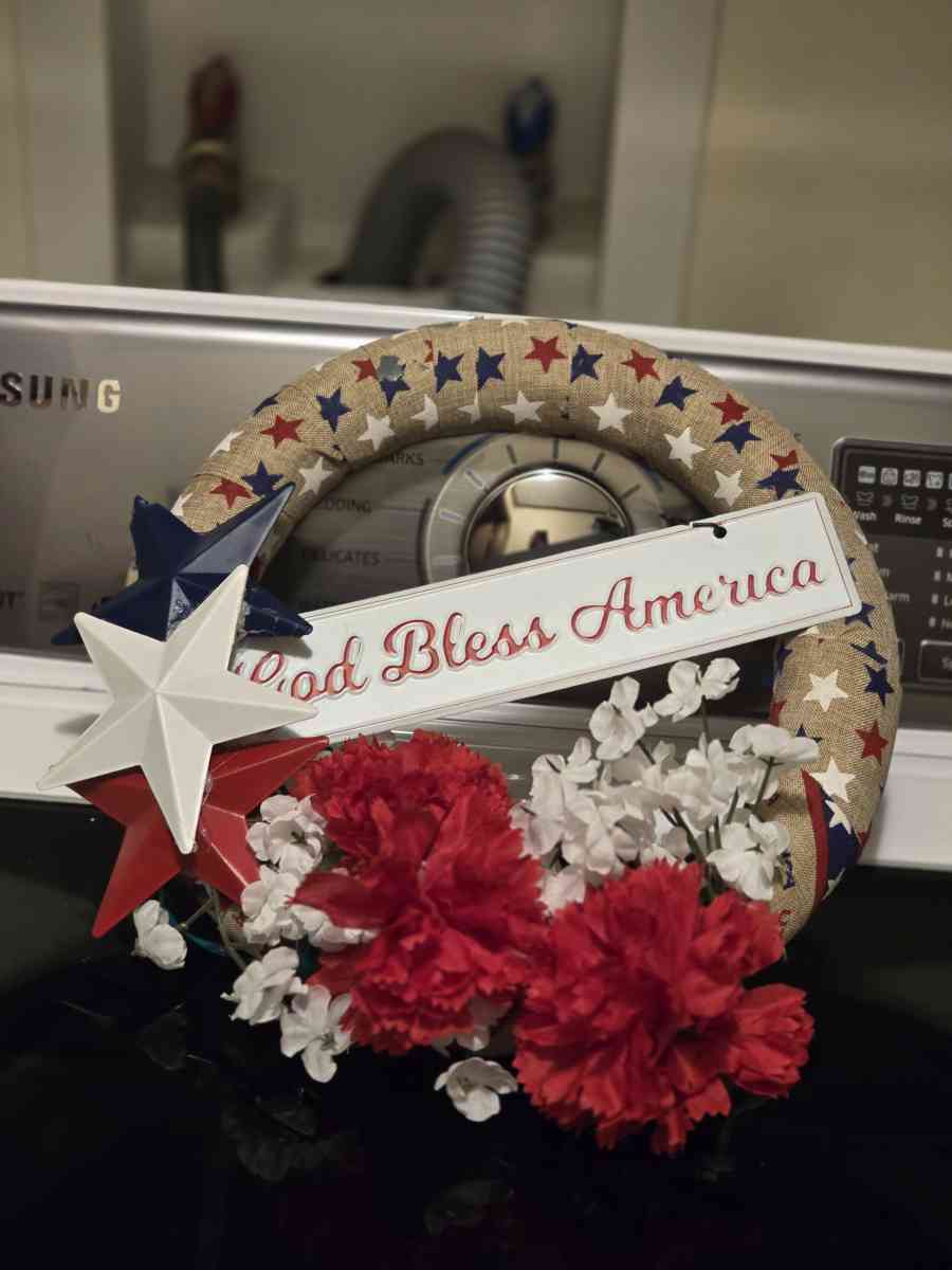 God Bless America wreath decor - South Bend, Indiana - FleaMarketBay